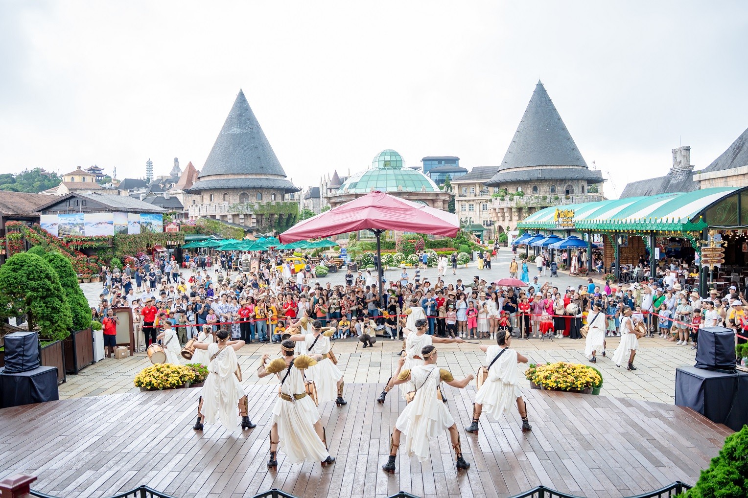 show-dinh-nui-chua-ba-na-hills-1788177402.jpg