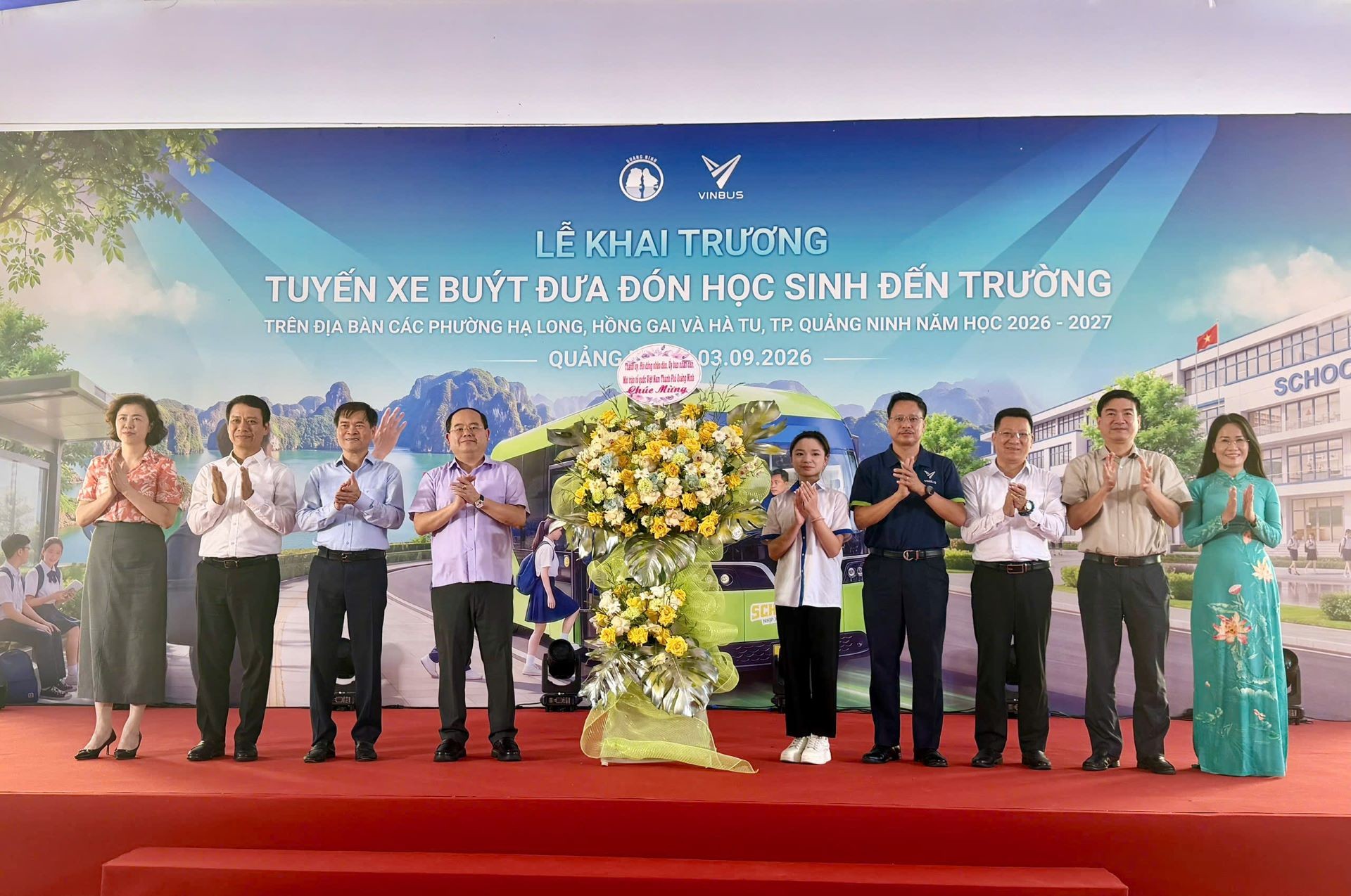Quảng Ninh triển khai xe bus điện miễn phí đưa đón học sinh đến trường ảnh 1