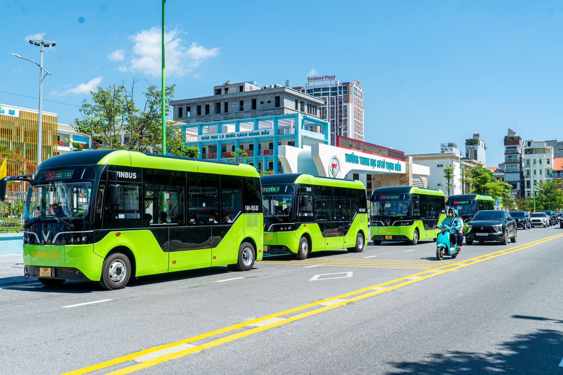 Quảng Ninh triển khai xe bus điện miễn phí đưa đón học sinh đến trường ảnh 4
