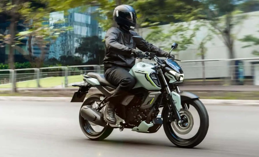 Yamaha chính thức ra mắt ‘vua côn tay’ 150cc mới tinh: Phong cách khác hẳn Exciter, có ABS như Honda Winner R, giá rẻ ảnh 1