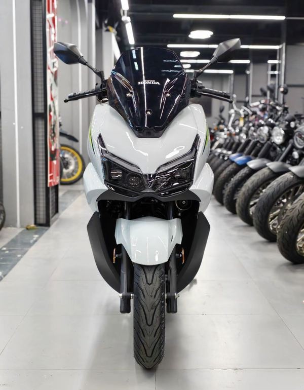 Honda chính thức mở bán ‘vua xe ga’ 150cc mới: ‘Nét’ hơn SH, có ABS 2 kênh và TCS trên cơ Air Blade, giá 58 triệu đồng ảnh 4