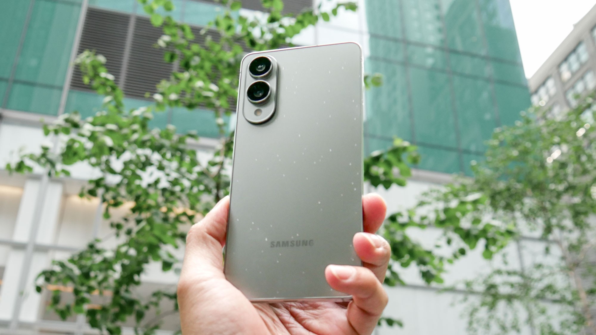 samsung-s25-edge-1790655127.jpg