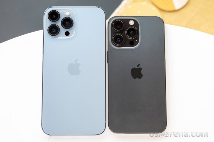iphone-13-series-1-1790737305.jpg