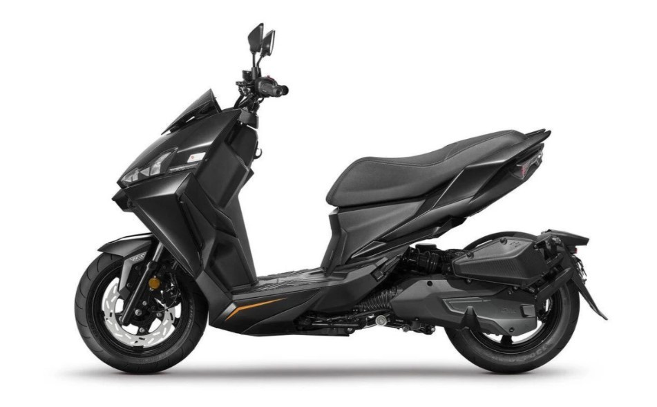 Tin xe trưa 5/10: ‘Vua xe ga’ 150cc mới ra mắt giá 85 triệu đồng, trang bị ngang Honda SH, thiết kế ‘nét’ hơn Air Blade ảnh 1