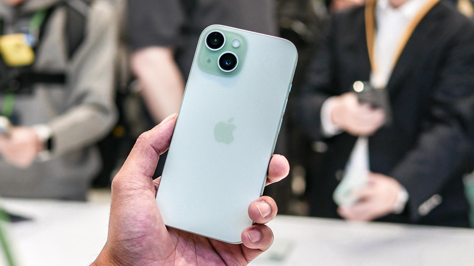 iphone-15-1791338956.jpg