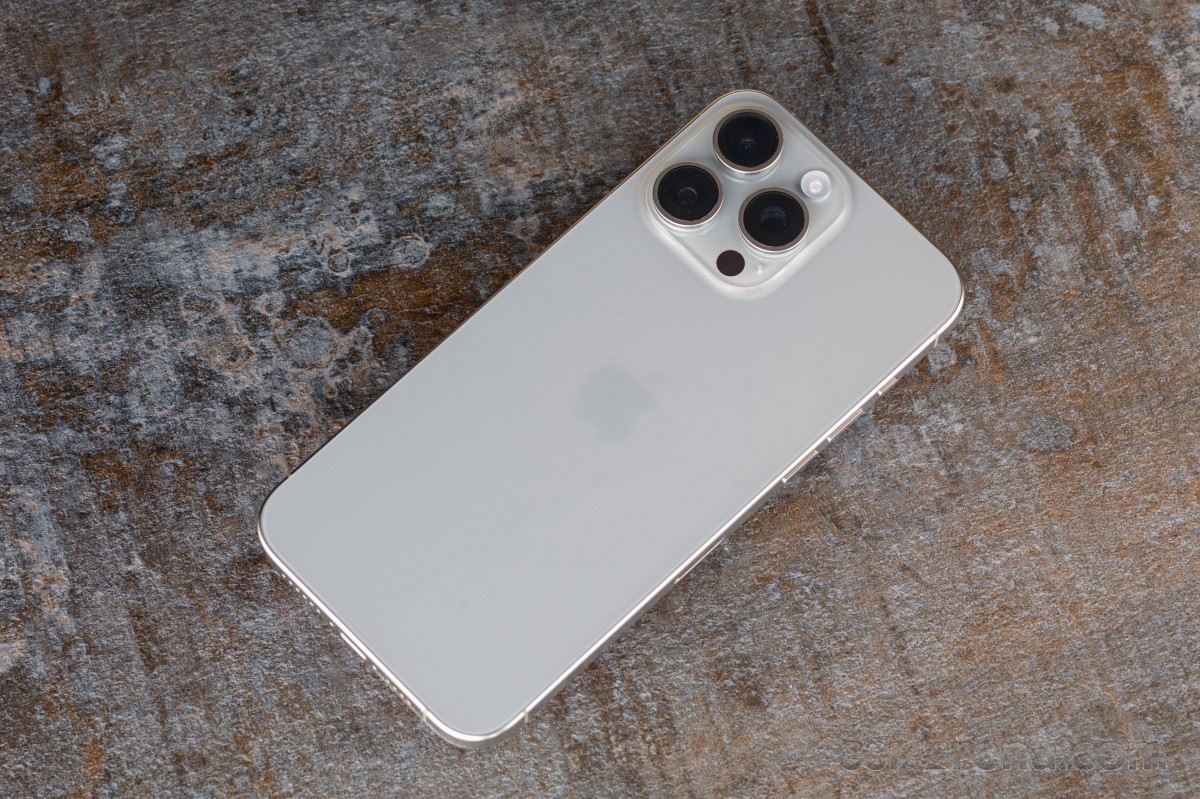 iphone-15-pro-max-12-1791433676.jpg