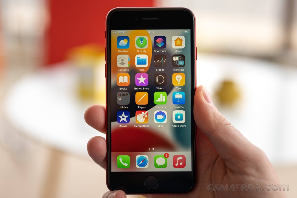 iphone-se-2022-2-1791532279.jpg
