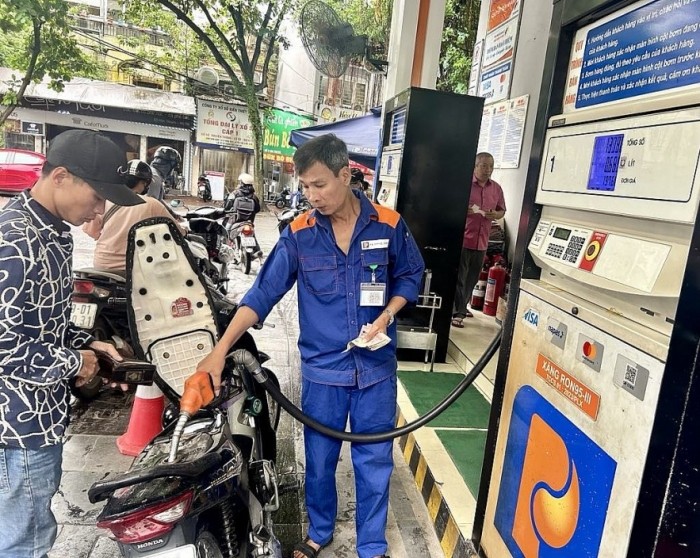Tin xe trưa 9/10: ‘Vua côn tay’ mới ‘chất’ hơn Honda Winner R và Yamaha Exciter nhận cọc, giá nhỉnh 40 triệu đồng ảnh 2