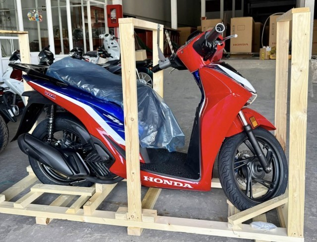 Tin xe hot 13/10: Ra mắt ‘vua côn tay’ mới xịn hơn Honda Winner R và Yamaha Exciter, giá cực hấp dẫn ảnh 2