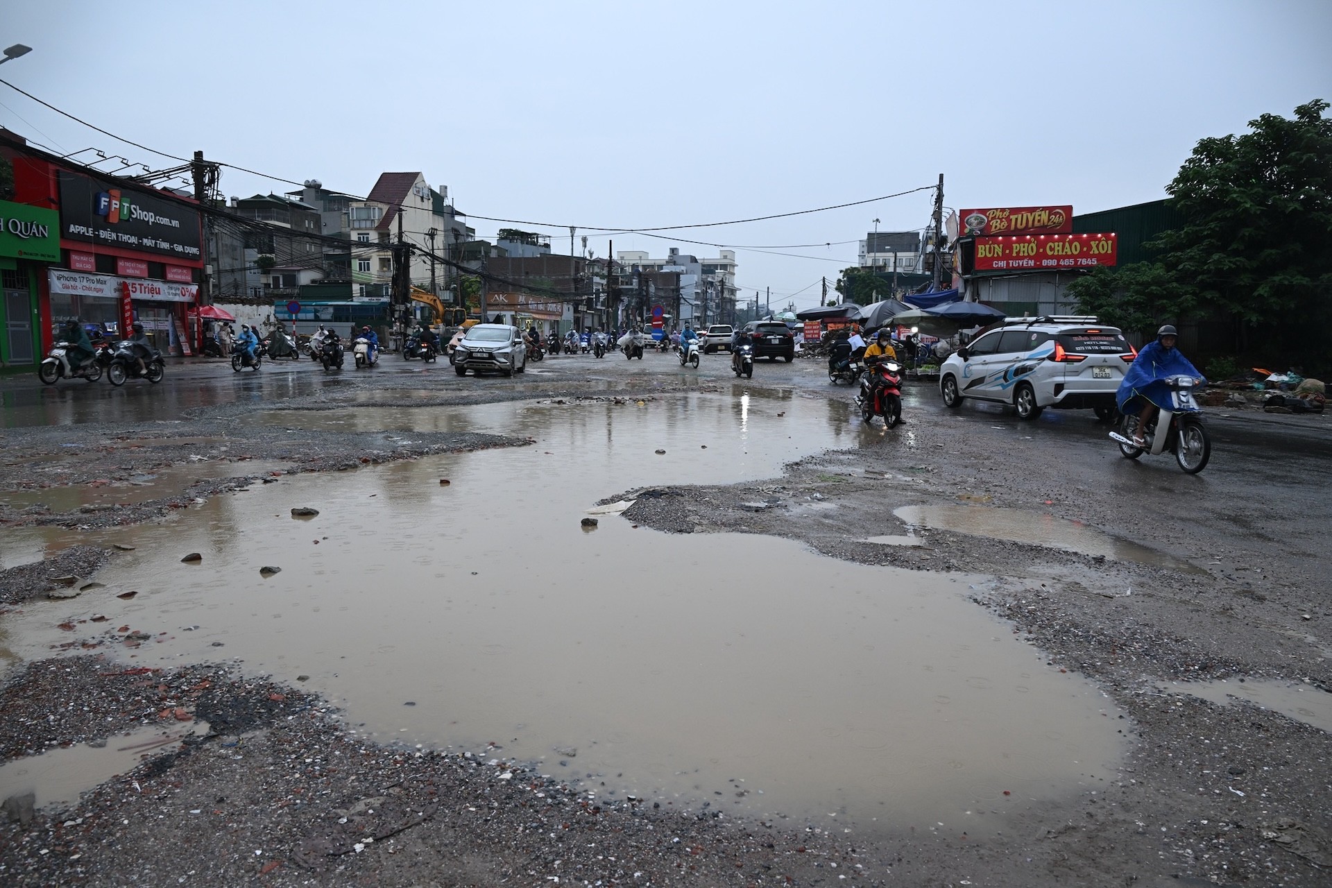 mo-rong-duong-linh-nam-vinh-hung-ha-noi-1792211793.JPG