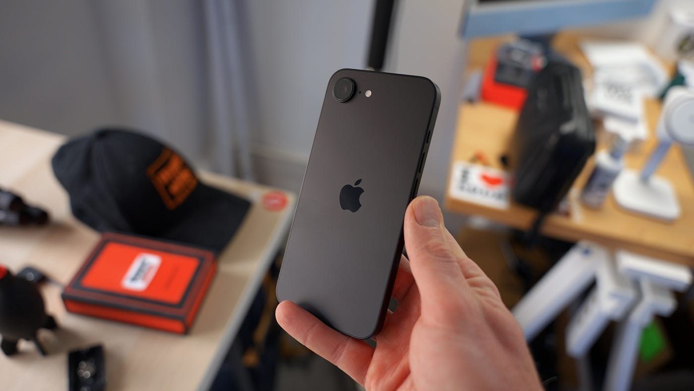 gia-iphone-16e-1792376549.jpg