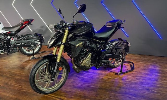 Chính thức ra mắt ‘vua côn tay’ 250cc mới: Mạnh hơn Yamaha Exciter và Honda Winner R, có ABS 2 kênh, giá 54 triệu đồng ảnh 2