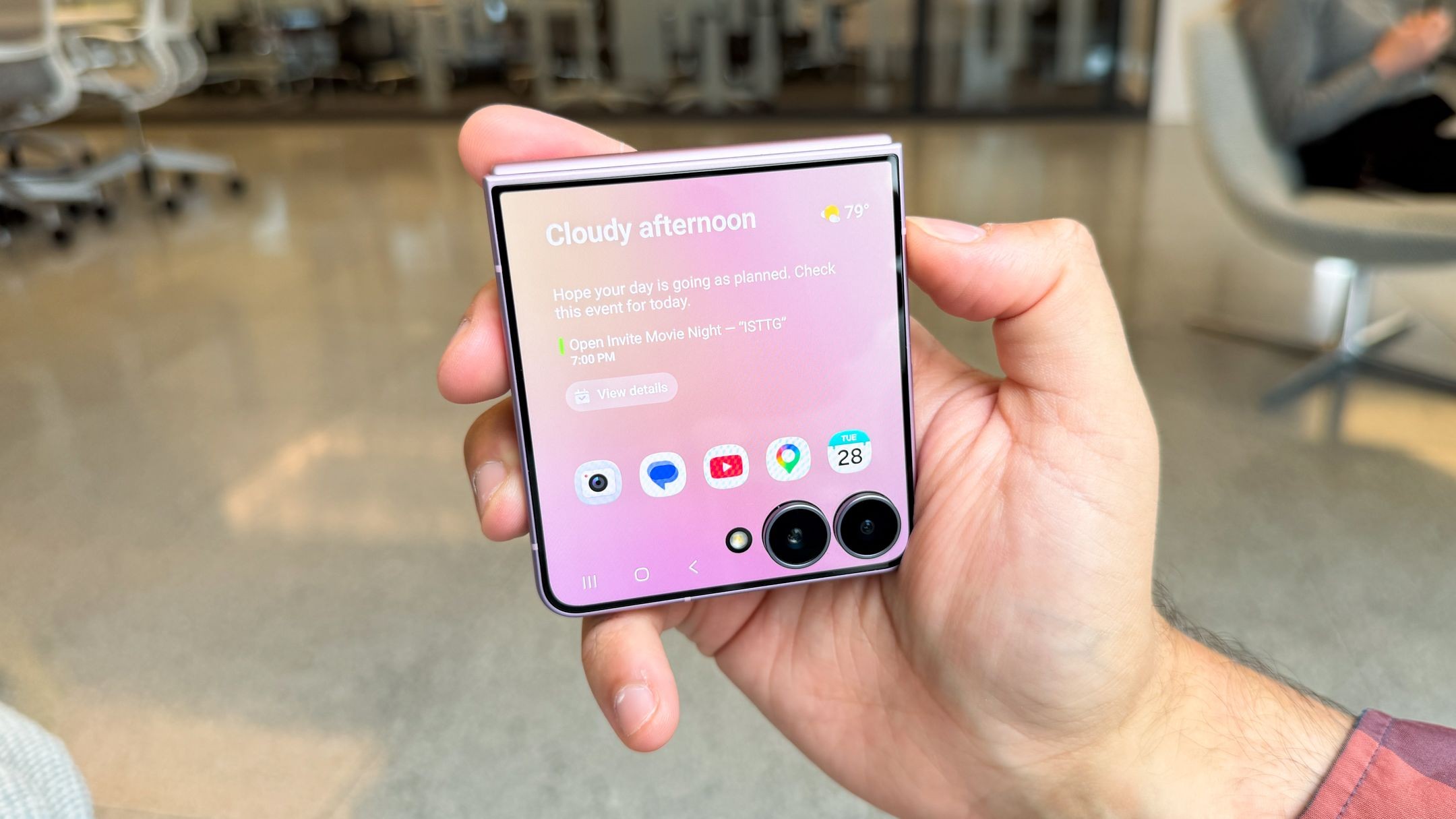 samsung-z-flip-8-1792470874.jpg