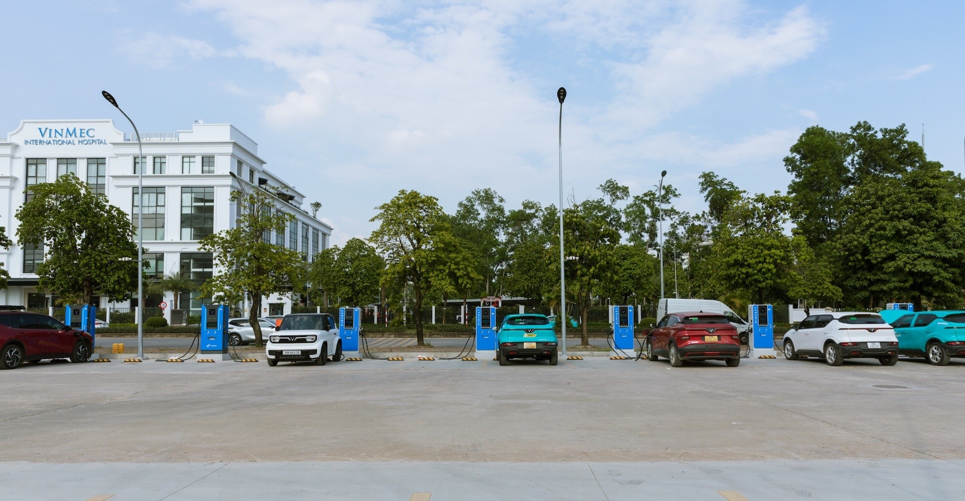 tram-sac-v-green-long-bien-ha-noi-1792660296.jpeg
