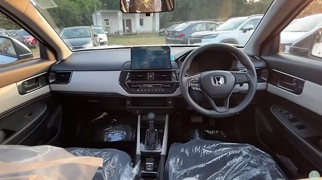 ‘Honda City phiên bản SUV’ chính thức mở bán, giá khởi điểm 318 triệu đồng rẻ hơn cả Hyundai Grand i10 và Kia Morning ảnh 5