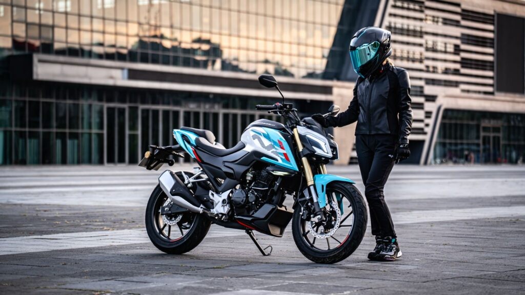 ‘Vua côn tay’ mới phân khúc trên Yamaha Exciter và Honda Winner R ra mắt: Thương hiệu Ý, động cơ 250cc, giá cực mềm ảnh 3