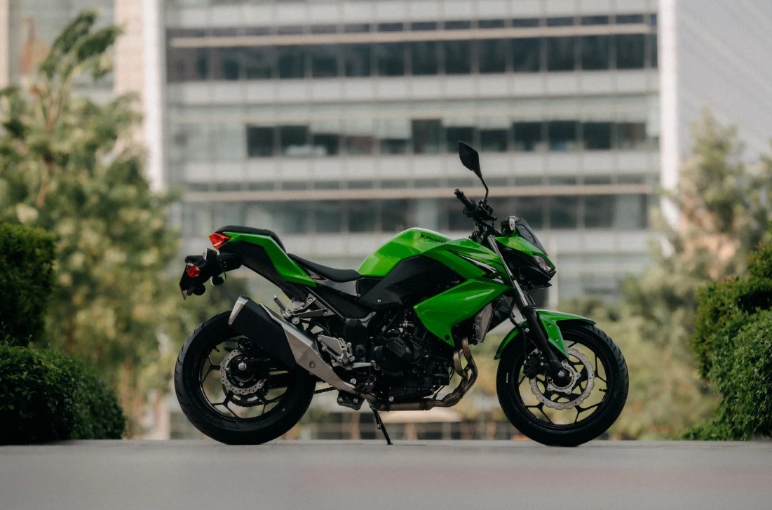 ‘Vua côn tay’ mới ra mắt: Động cơ 296cc vượt xa Yamaha Exciter, ABS 2 kênh xịn hơn Honda Winner R, giá 87,8 triệu đồng ảnh 2
