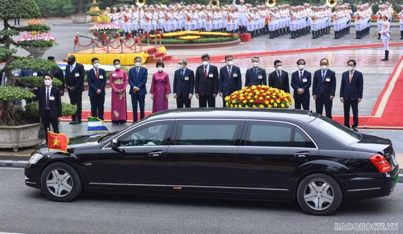 Lễ đón chính thức Tổng thống Sierra Leone và Phu nhân tại Phủ Chủ tịch