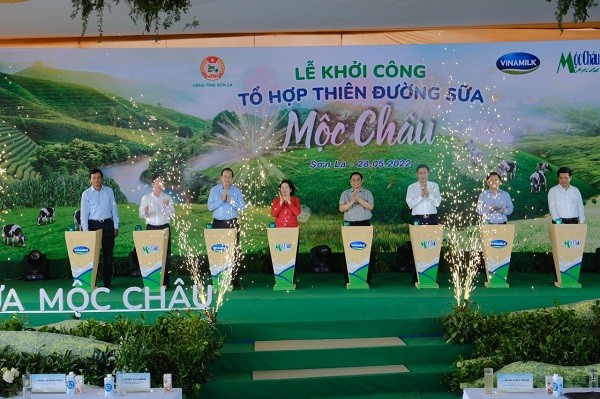 Khởi công dự án "Tổ hợp thiên đường sữa Mộc Châu"
