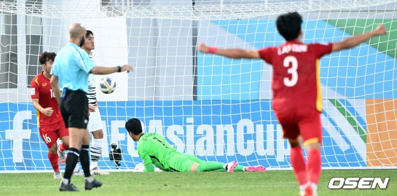 CĐV Thái Lan: 'U23 Việt Nam thực sự mạnh'