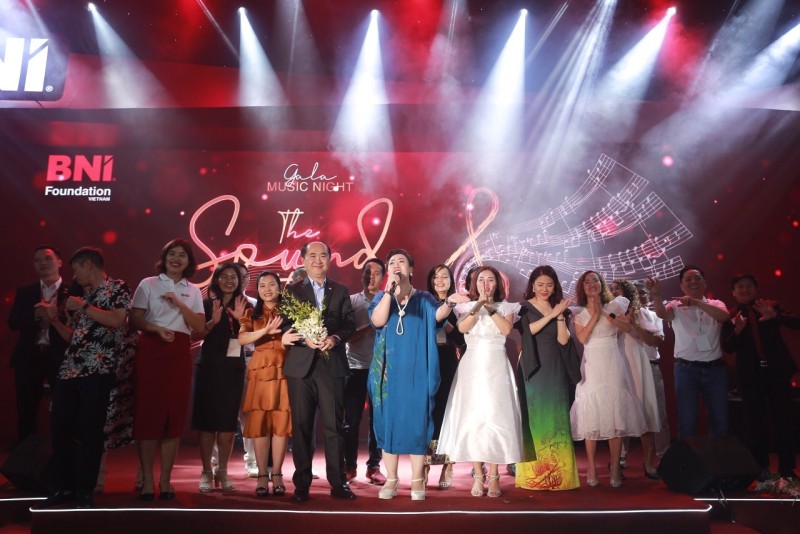 Doanh nhân nhà huấn luyện giọng nói Hiền Anh SM tự hào là thành viên của chapter Thăng Long lan toả thông điệp “Cho là Nhận – Givers Gain”