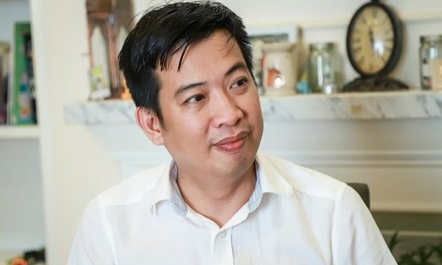 Chia sẻ nhận cơn mưa đồng tình của nhà văn Hoàng Anh Tú: ĐỪNG hy sinh đời bố củng cố đời con nữa!