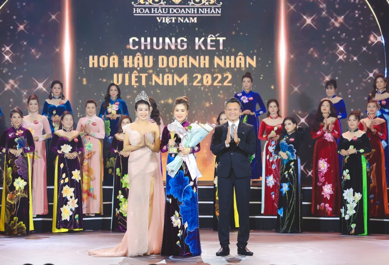 Tiến sĩ Nguyễn Thị An Minh đạt danh hiệu “Người đẹp Áo dài” Hoa hậu Doanh nhân Việt Nam 2022