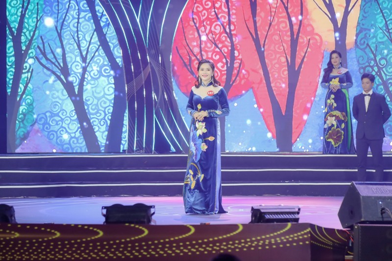 Doanh nhân Nguyễn Thị Tình đạt danh hiệu Người đẹp có nụ cười đẹp Hoa hậu Doanh nhân Việt Nam 2022