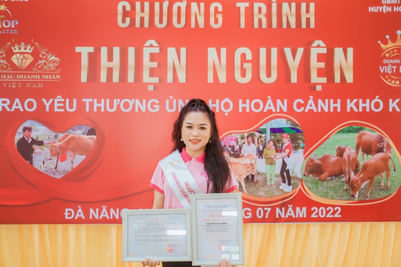 Người đẹp Áo dài Nguyễn Thị An Minh cùng BTC Hoa hậu Doanh nhân Việt Nam 2022 tham gia chương trình thiện nguyện tại Đà Nẵng