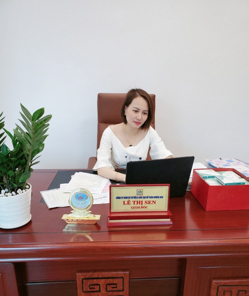 Nhan sắc và sự nghiệp thăng hoa của doanh nhân Lê Thị Sen