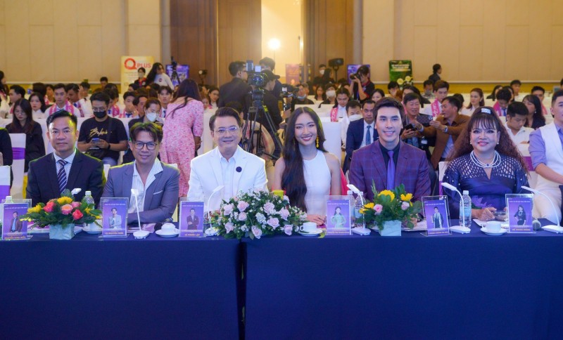 Sôi động vòng thi sơ tuyển "Nét đẹp sinh viên 2022" với chủ đề "Vươn tới tầm cao"