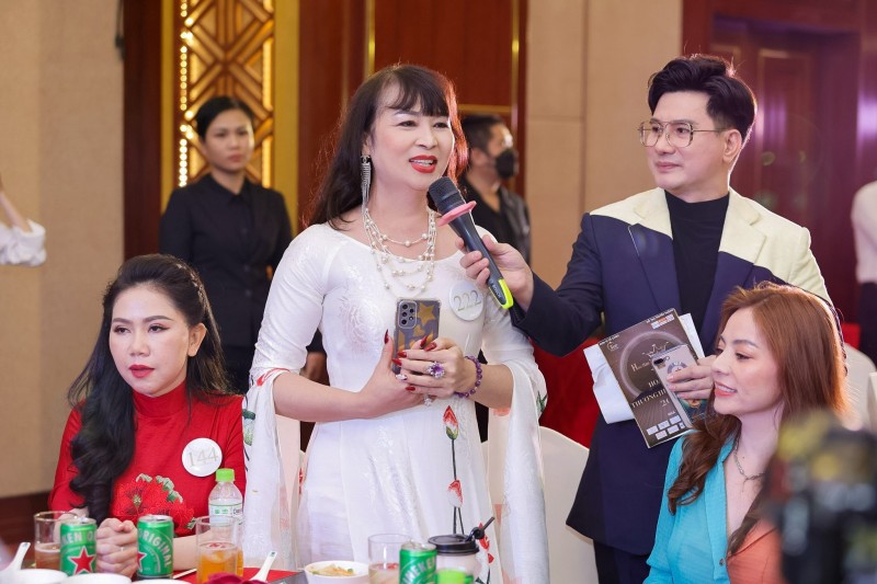 Doanh nhân Nguyễn Kim Tiến lan tỏa giá trị yêu thương trong đêm Thiện nguyện Hoa hậu Thương hiệu Việt Nam 2022