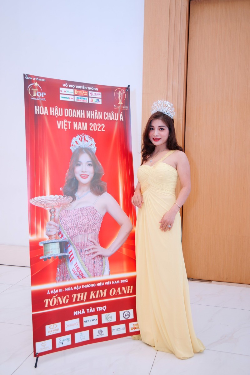 Á hậu Tống Thị Kim Oanh khoe nhan sắc kiều diễm tại họp báo Hoa hậu Doanh nhân Châu Á Việt Nam 2022