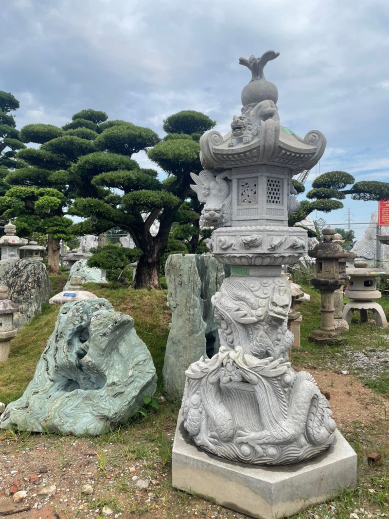 Đèn đá kiểu Nhật - đơn giản nhưng vô cùng quan trọng trong khu vườn Nhật