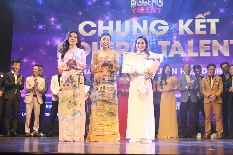 Trần Thị Thanh Vân đoạt giải "Giọng ca trẻ triển vọng" Bolero Talent 2022