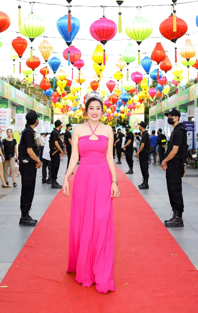 Nhan sắc quý phái của Hoa hậu Nguyễn Thị Hân tại đêm chung kết Miss Asian