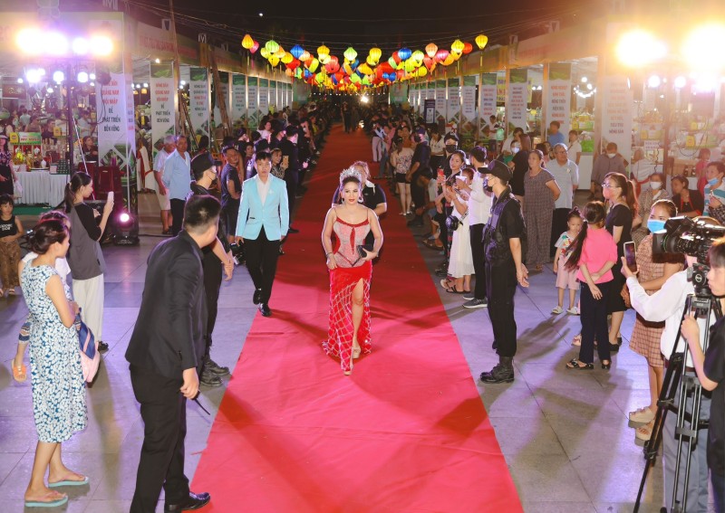 Hoa hậu thiện nguyện Nguyễn Thị Yến Phượng làm giám khảo chung kết Hoa hậu Doanh nhân Châu Á Việt Nam 2023