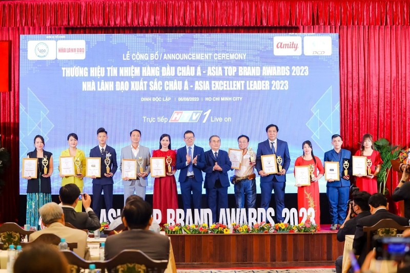 Nha khoa Việt Mỹ được trao tặng giải thưởng “Top 10 Thương hiệu Tín nhiệm hàng đầu Châu Á năm 2023”