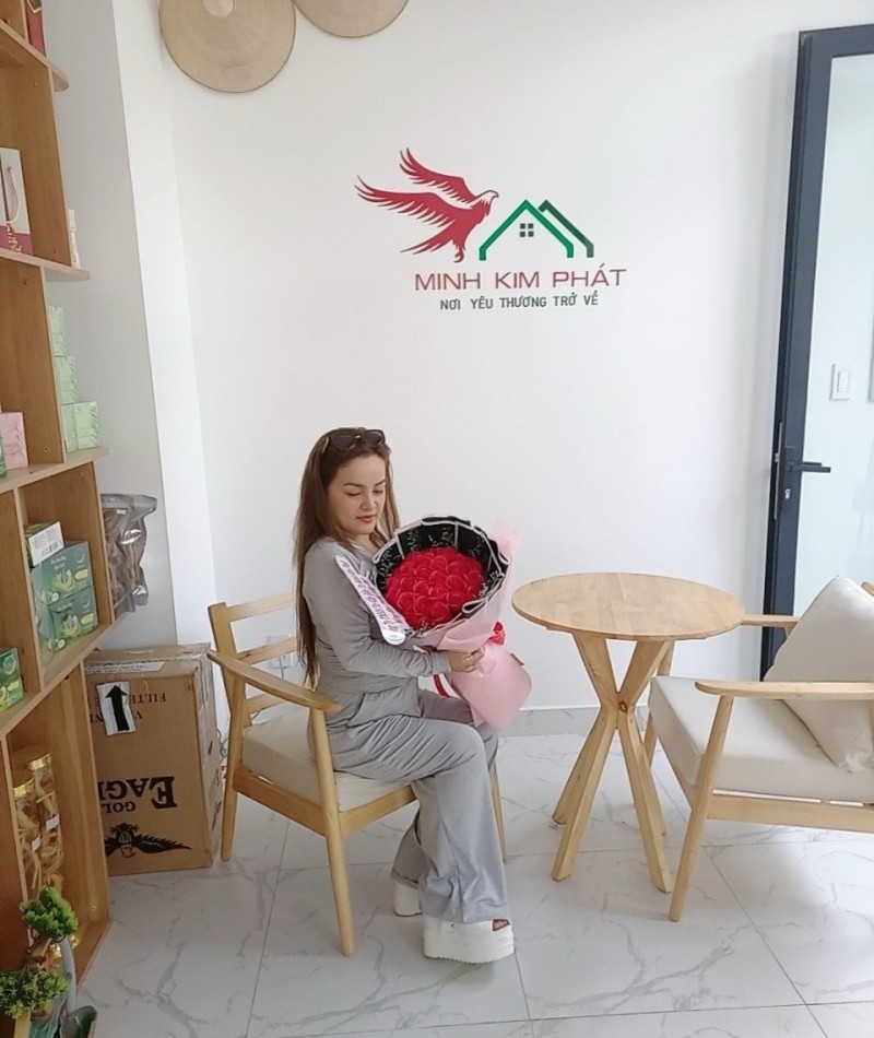 Nữ Doanh nhân bà Nguyễn Thị Kim Thoa – Thoát bóng quý ông và thành công của phiên bản giới hạn