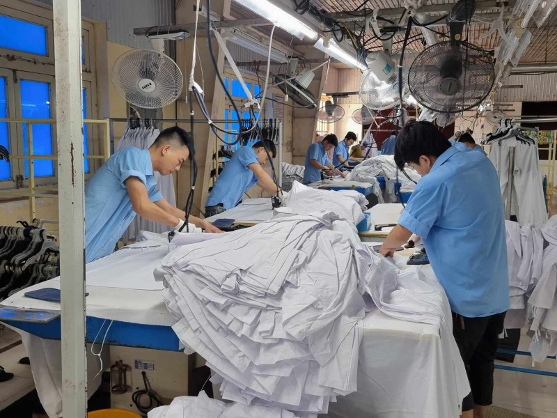 Điều chỉnh thu hẹp chênh lệch tỷ lệ lương hưu của nam khi hạ xuống 15 năm đóng BHXH hưởng lương hưu.