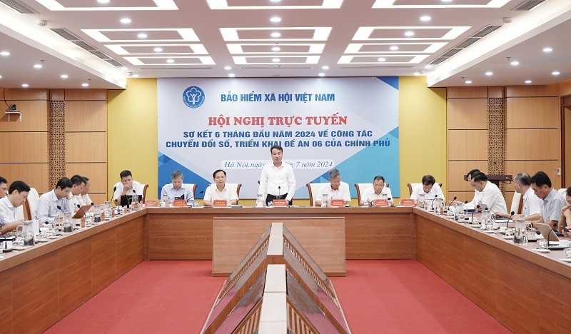 Bảo hiểm xã hội Việt Nam chi trả lương hưu qua tài khoản, các tỉnh triển khai không đồng đều