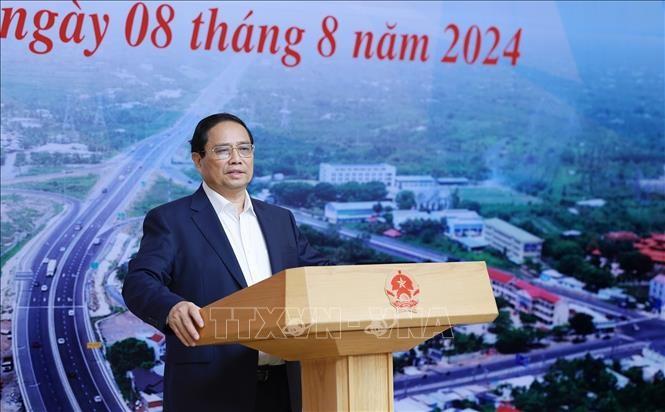 Thủ tướng: Thực hiện các giải pháp, tiếp tục tháo gỡ khó khăn, vướng mắc, thúc đẩy tiến độ các công trình, dự án trọng điểm ngành giao thông