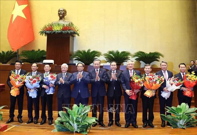 Quốc hội phê chuẩn bổ nhiệm 3 Phó Thủ tướng, 2 Bộ trưởng, bầu Chánh án Toà án nhân dân tối cao, Viện trưởng Viện kiểm sát nhân dân tối cao
