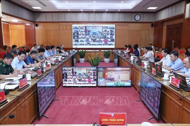 Các địa phương Bắc Bộ khẩn trương di dời người dân khỏi khu vực nguy hiểm để tránh siêu bão