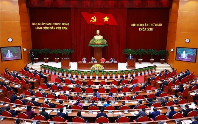 Hội nghị lần thứ 10 Ban Chấp hành Trung ương Đảng khóa III khai mạc trọng thể tại Hà Nội