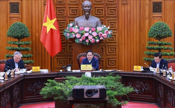 Thủ tướng: Sắp xếp tổ chức bộ máy phải gắn với tinh giản biên chế, cơ cấu lại và nâng cao chất lượng đội ngũ cán bộ, công chức, viên chức, người lao động