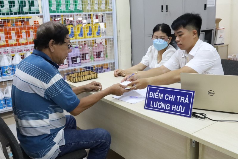 Chi trả 2 tháng lương hưu vào tháng 1/2025 cho người thụ hưởng chính sách đón Tết