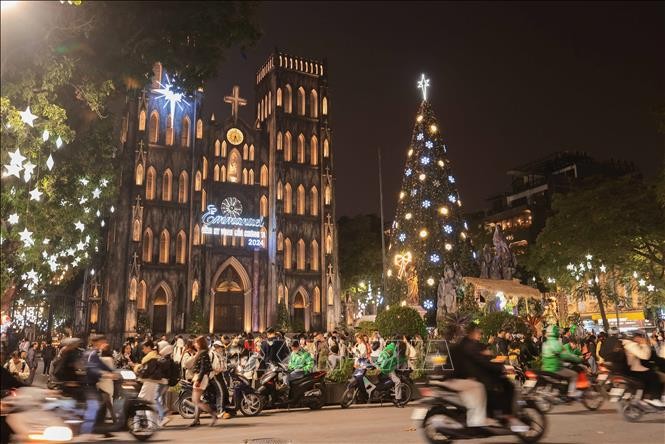 Bắc Bộ và Nam Bộ không mưa trong đêm Noel