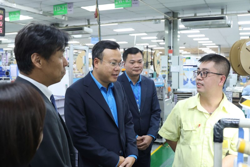 Tổng LĐLĐ Việt Nam đề nghị các cấp công đoàn chủ động tham mưu với cấp ủy về nhân sự cán bộ công đoàn khi sắp xếp, tinh gọn bộ máy