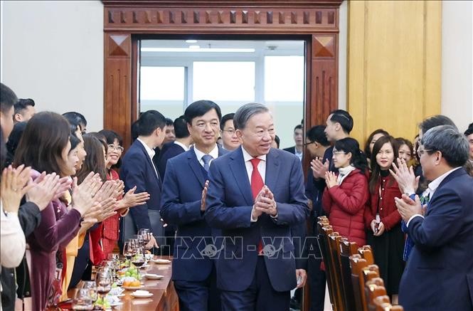 Tổng Bí thư Tô Lâm chúc Tết Văn phòng Trung ương Đảng, công bố các Quyết định thành lập 4 Đảng bộ trực thuộc Trung ương ​